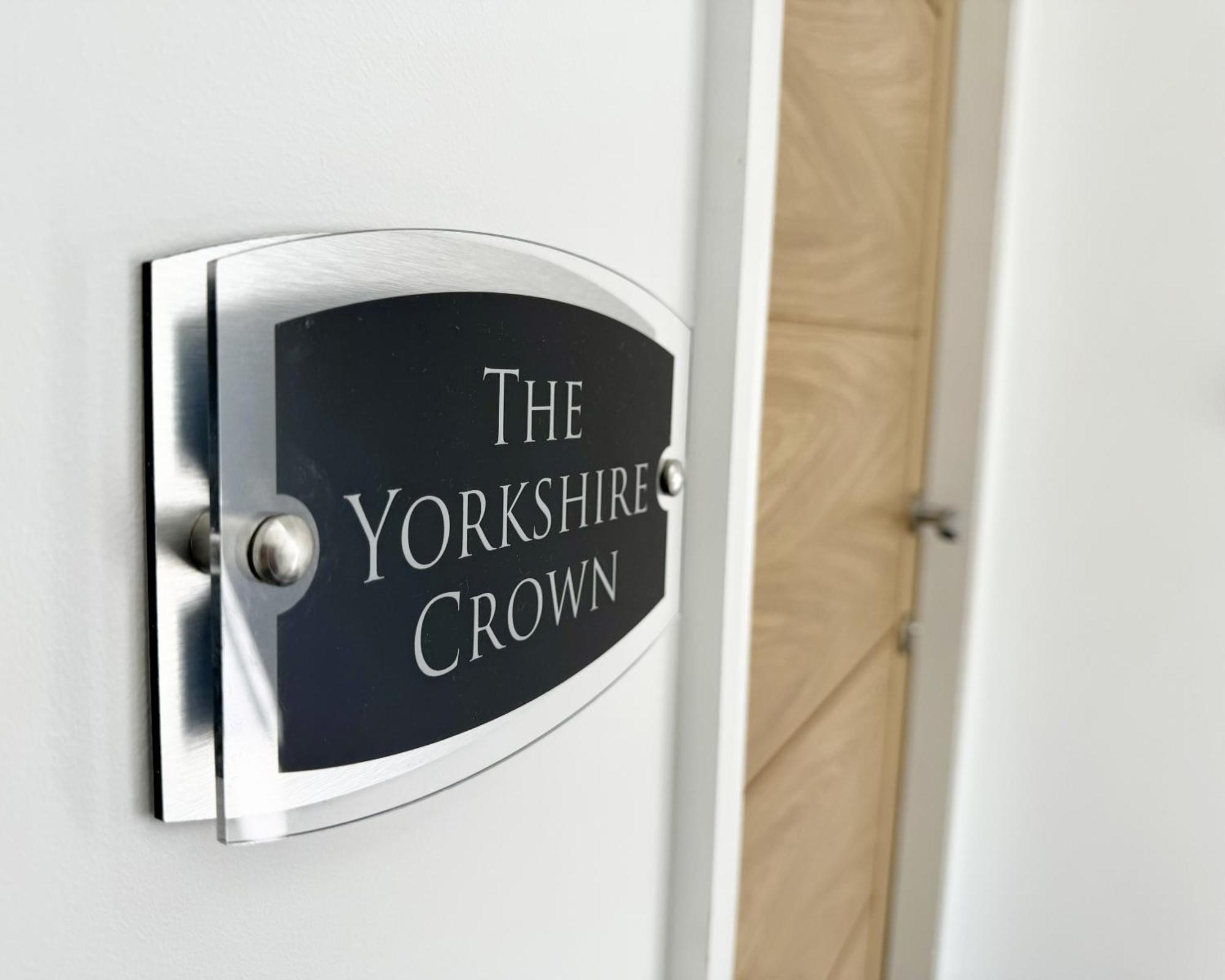The Yorkshire Crown - Luxury Apartment - Free Parking Nearby Харрогейт Экстерьер фото